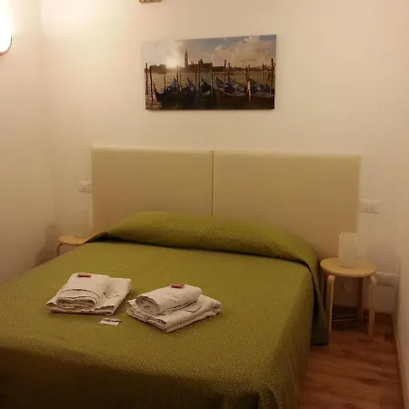 Guest house Veneziacentopercento Rooms *