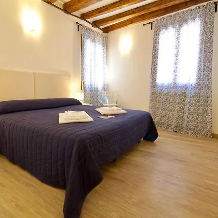 Veneziacentopercento Rooms *