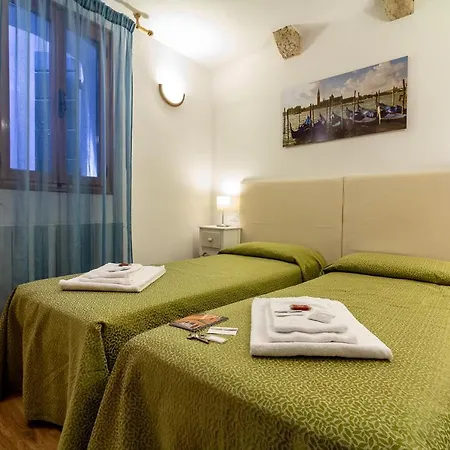 Veneziacentopercento Rooms *