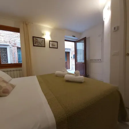 Veneziacentopercento Rooms *