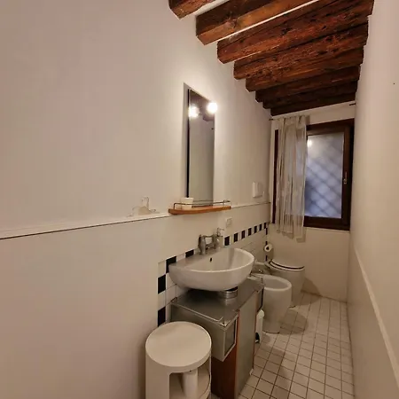 Veneziacentopercento Rooms Guest house Venice