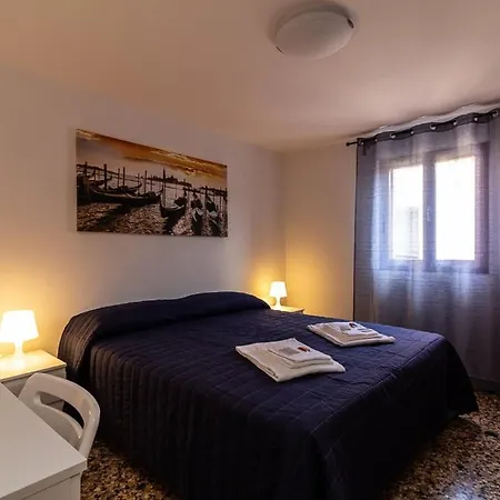 Veneziacentopercento Rooms *