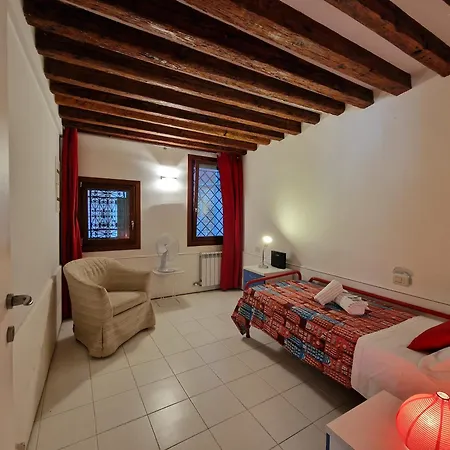 Veneziacentopercento Rooms Guest house