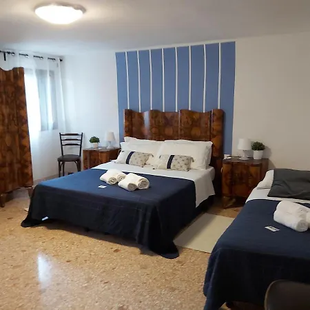 Veneziacentopercento بيت ضيافة