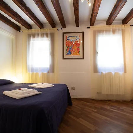 Veneziacentopercento بيت ضيافة